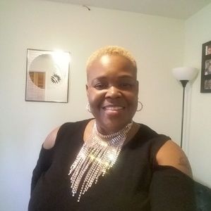 Meet your Posher, Angelique